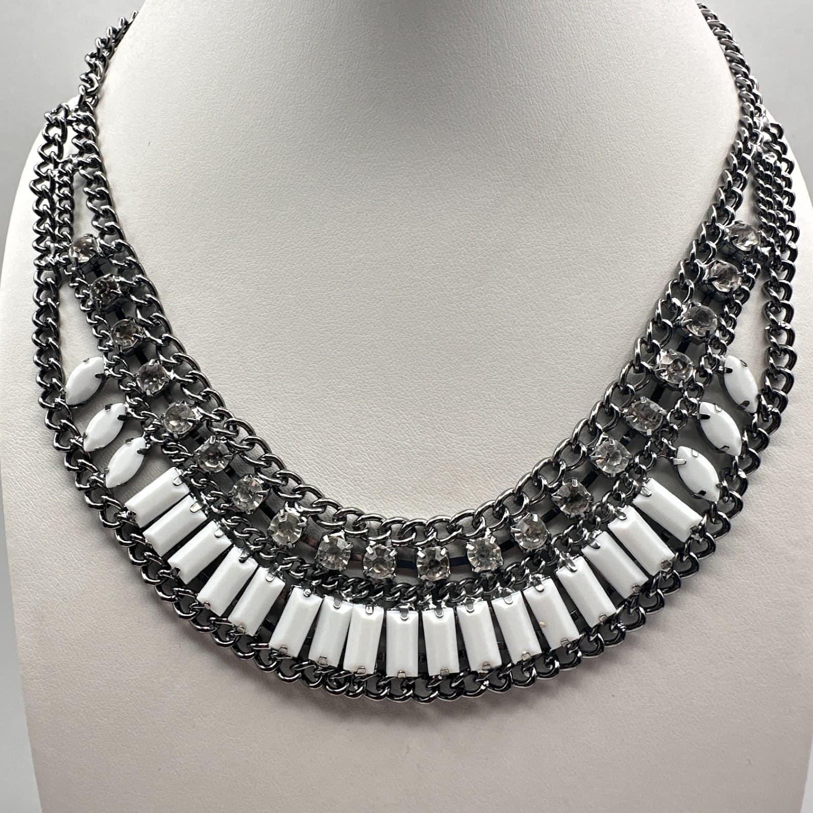 Vintage Y2K White Acrylic Baguette Necklace Layered Silver Tone Women's Jewelry - Image 1