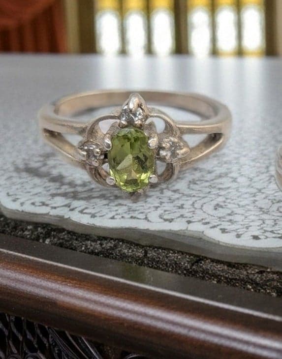 ✨ Vintage Victorian-Style Sterling Silver Peridot & Diamond Trilogy Ring ✨Size 6 - Image 1
