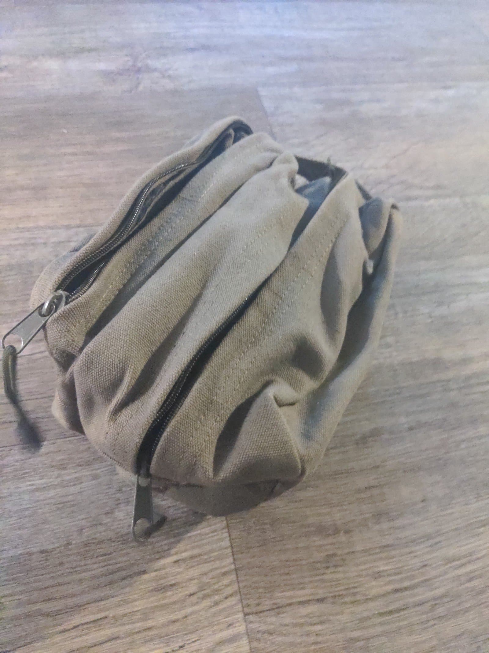 Army green canvas mens shaving bag - Image 1