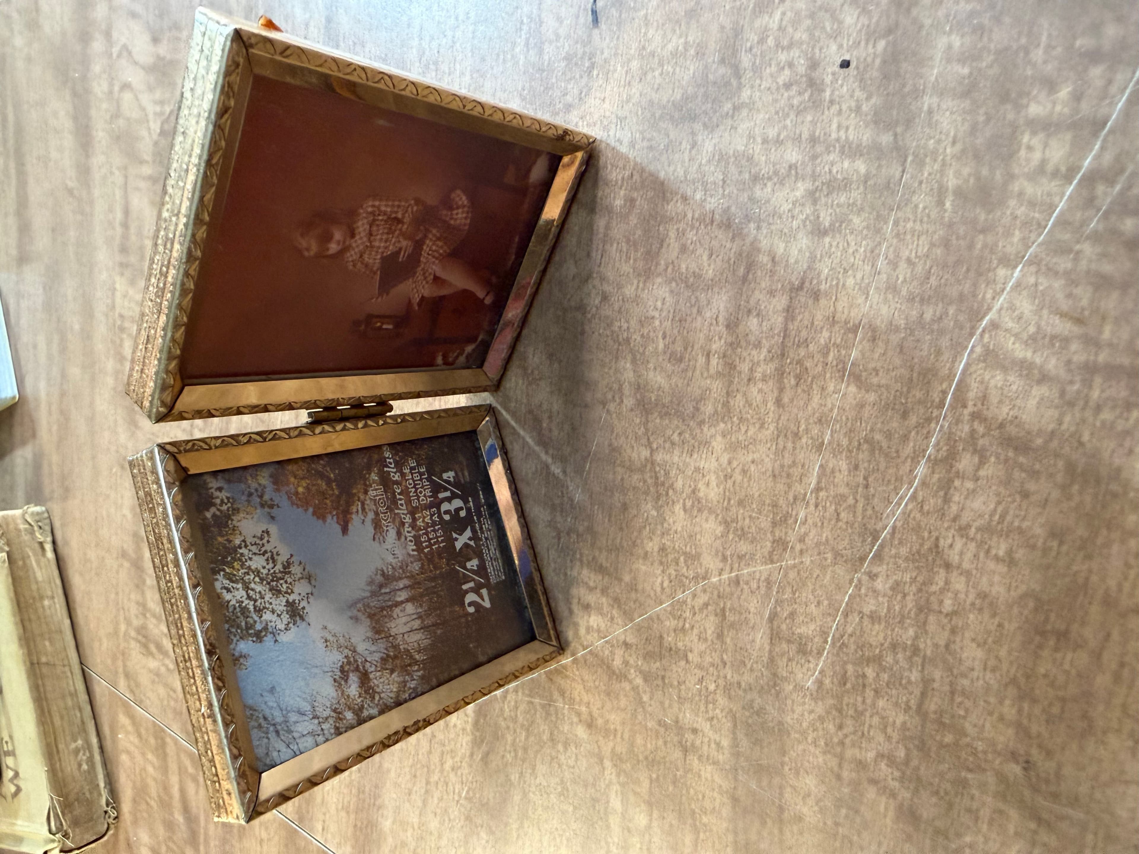 Vintage Double Photo Frame with Decorative Gold Trim - Image 1