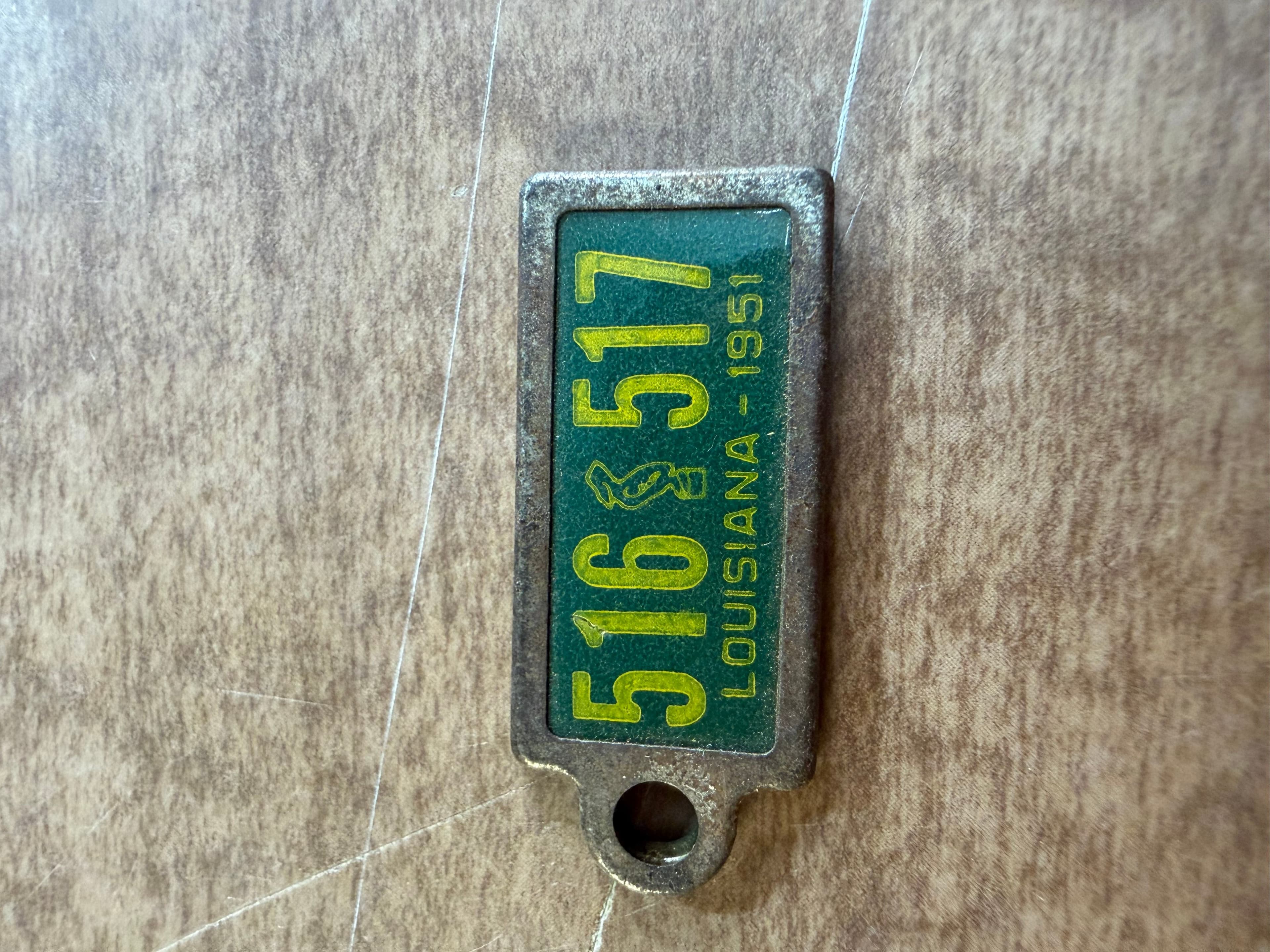 Vintage Louisiana License Tag 1951 #516 #517 - Image 1