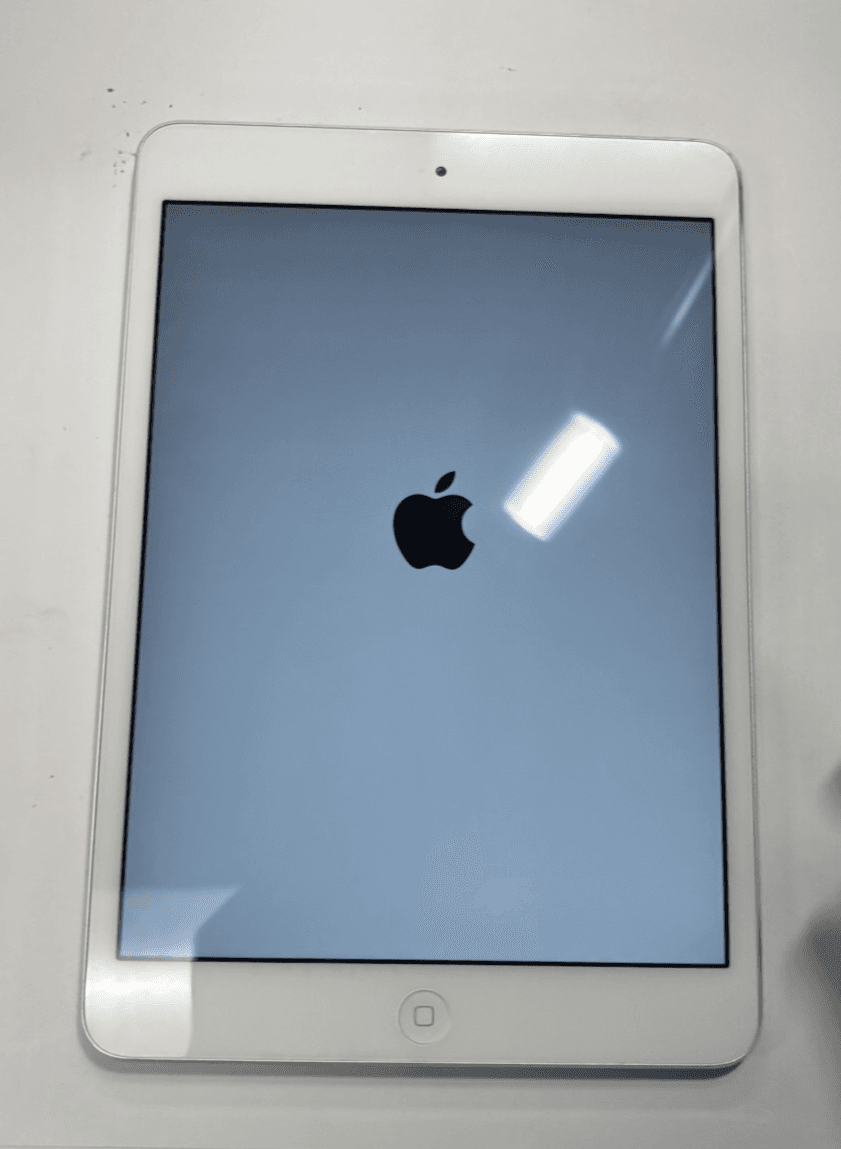 Apple iPad Mini 2 16GB silver WiFi - a1489 - Image 1