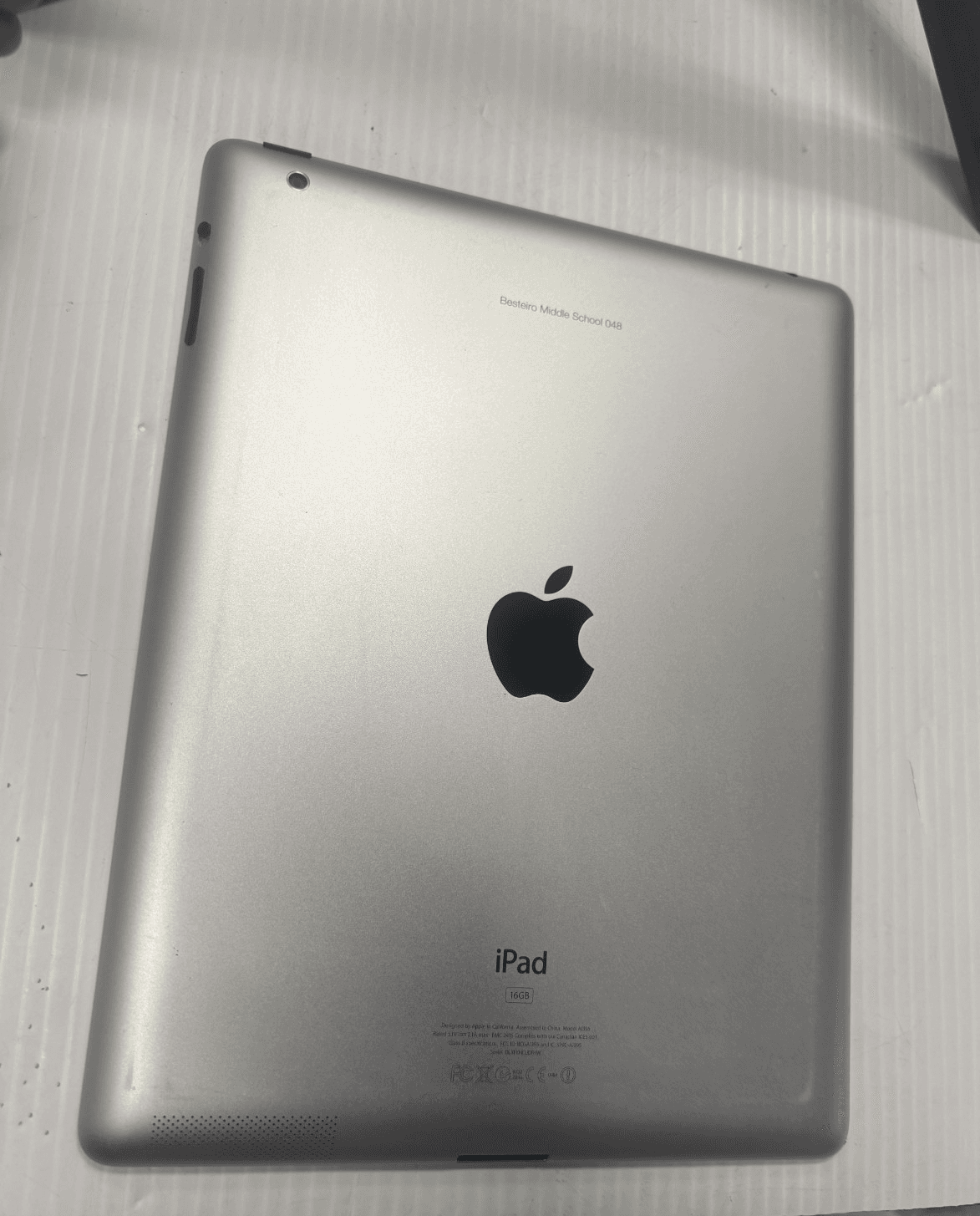 Apple iPad 2 32GB, Wi-Fi, 9.7 in Silver - Image 1