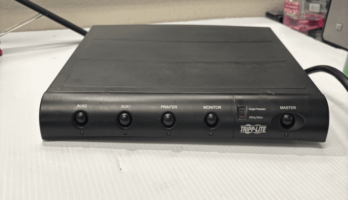 Tripp-Lite TMC-6 Surge Protector - 6 Outlets 120V 15A 60Hz 1800W - Image 1