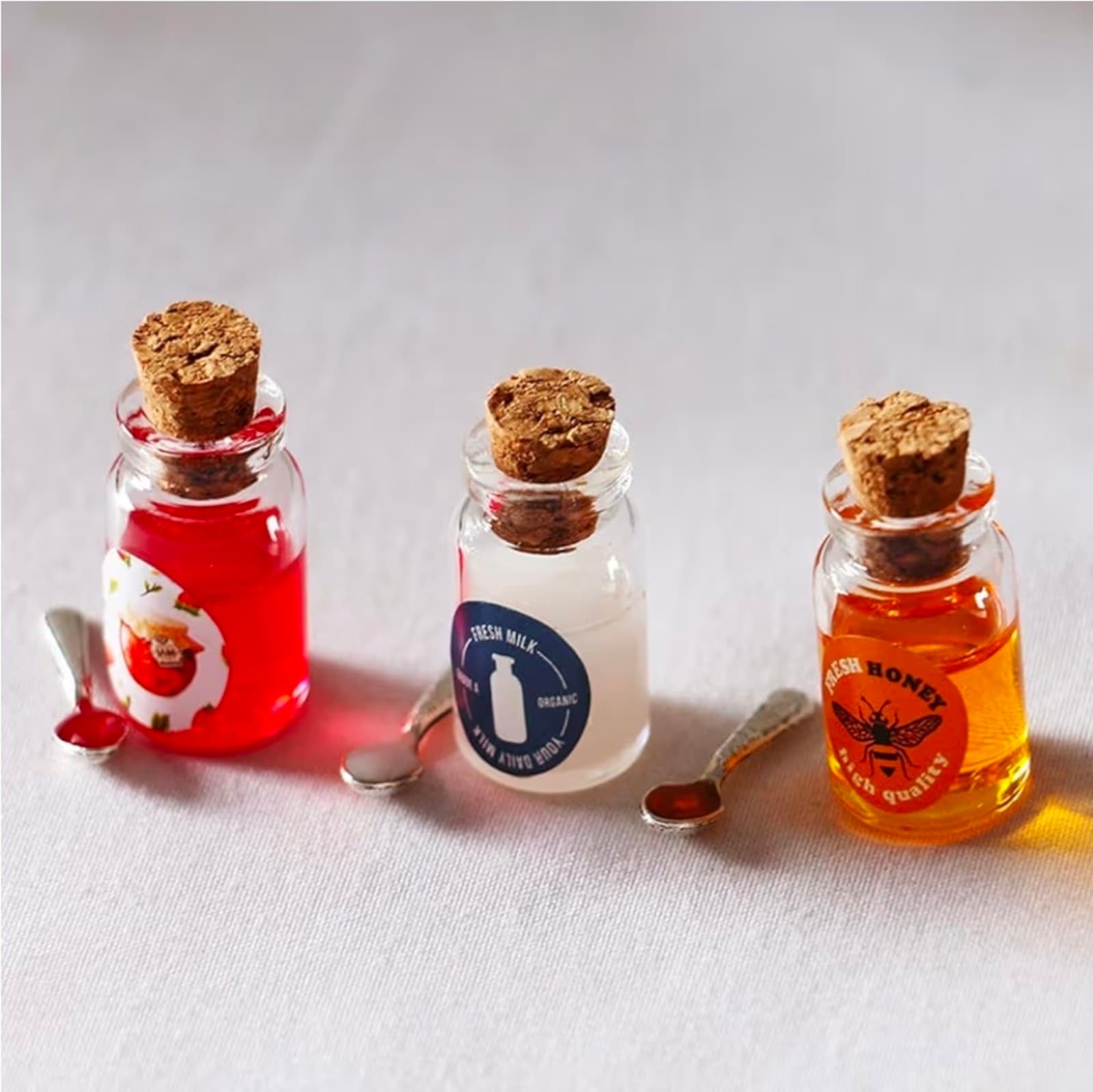 Miniature Dollhouse Accessory, Resin Mini Jam Dollhouse Milk Honey Strawberry Ja