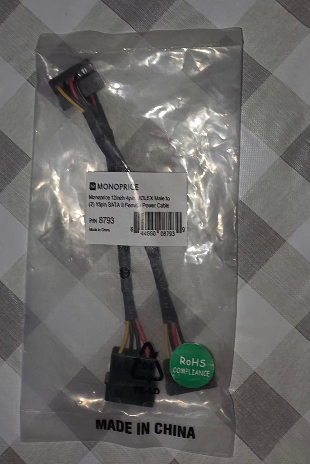 Power Cable 4pin MOLEX Male to 2x 15pin SATA II Female Power Cable