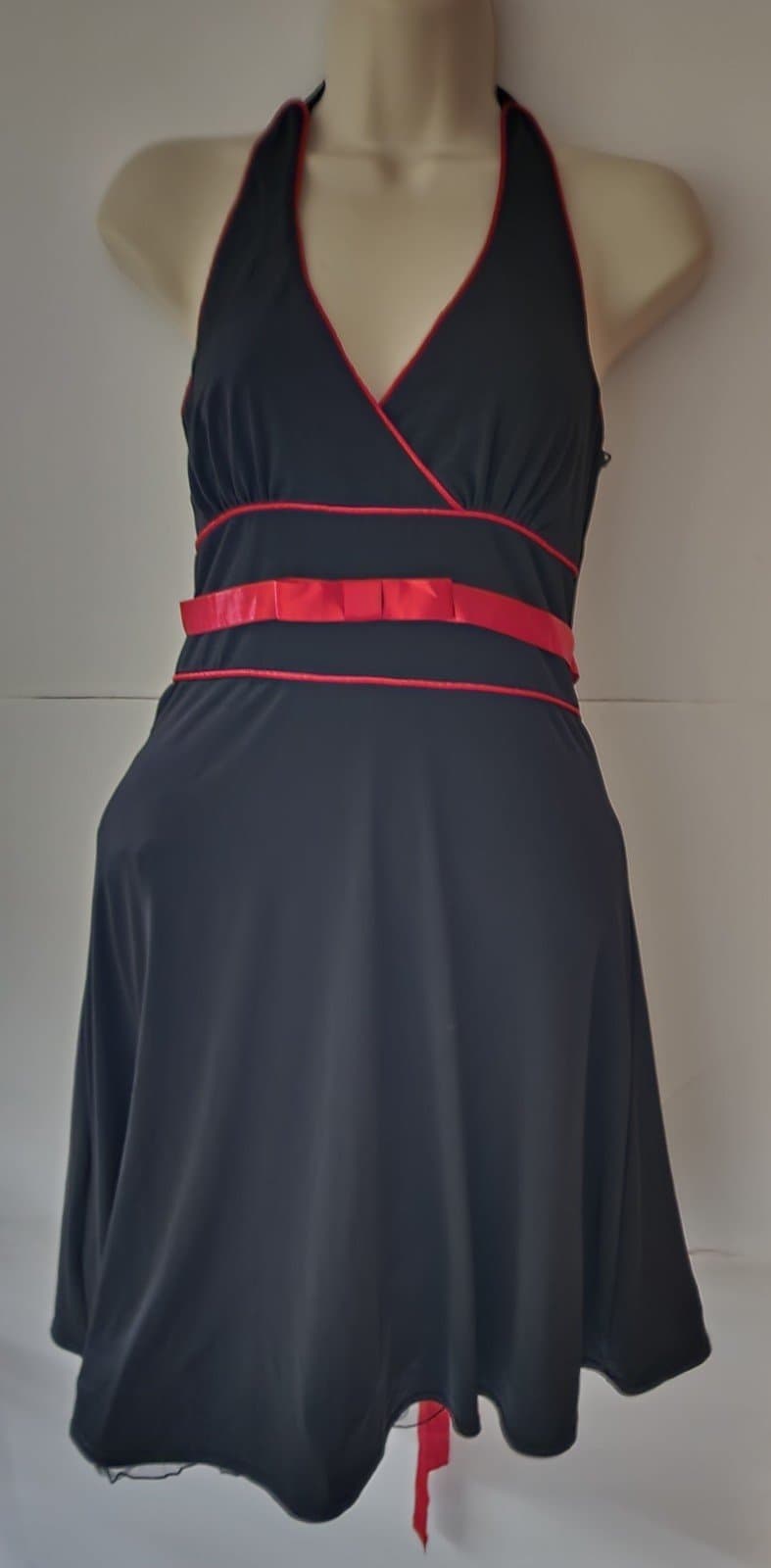 black dresses city triangles szm