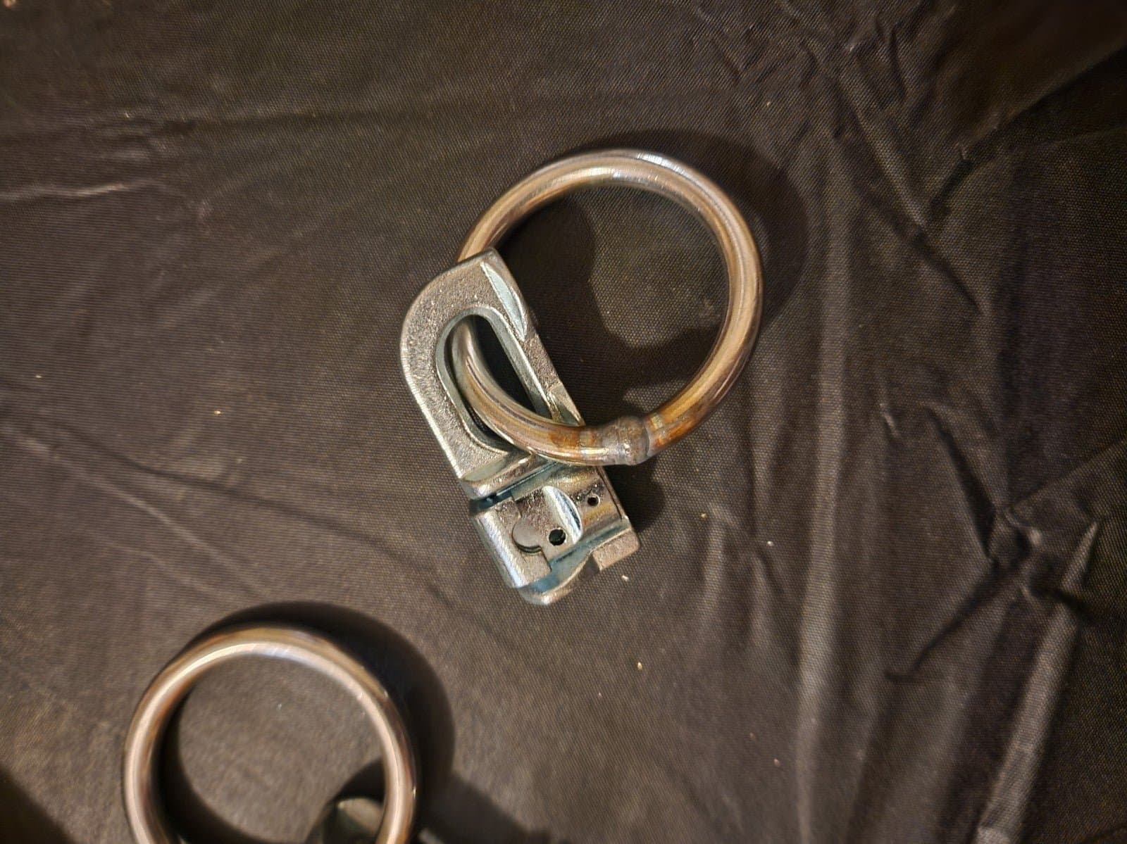 Double Stud Fitting with O-Ring. Application for Logistic Installation and L-Tra