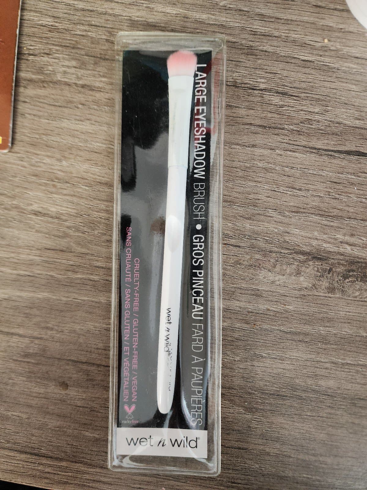 ELF Large Eyeshadow brush -NIB