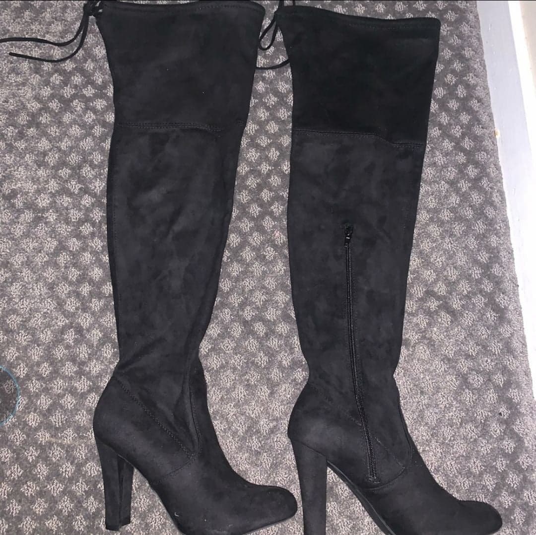 Black over the knee Christian Siriano bo