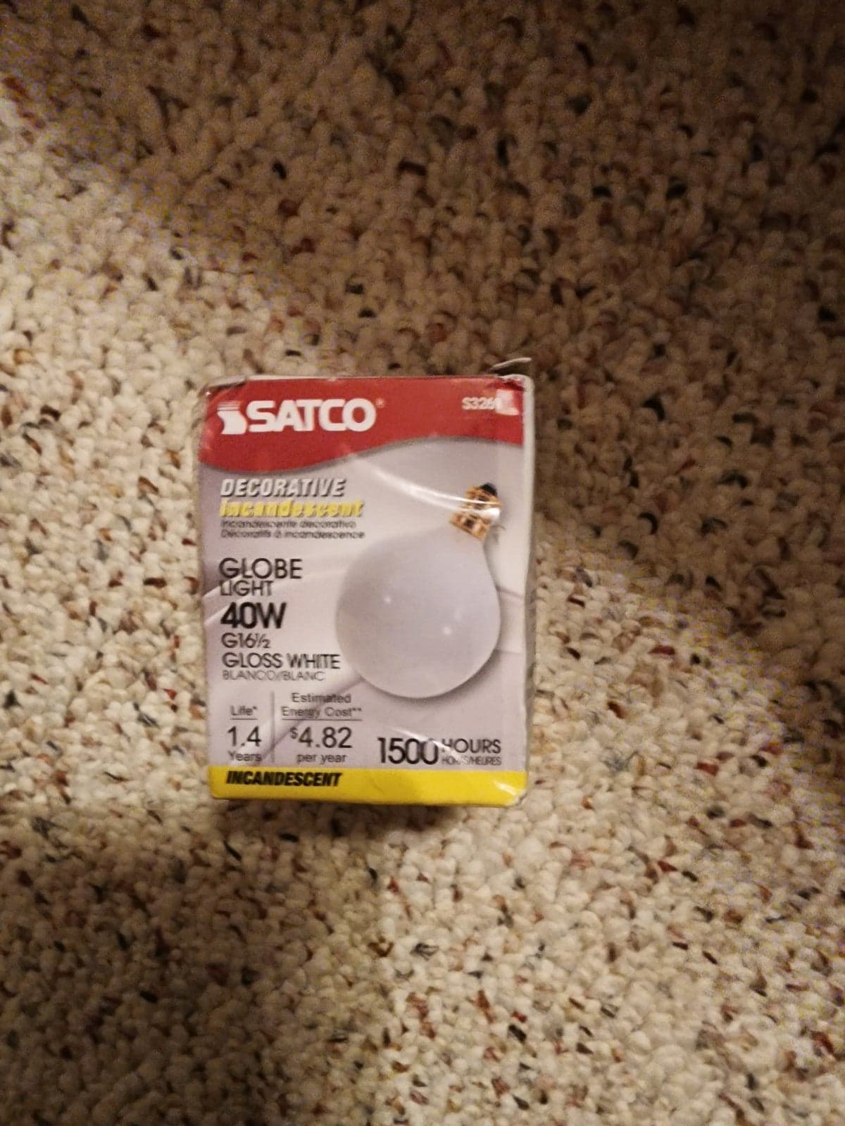 New Satco 40w Globe Bulb G16.5 Candelabra Base