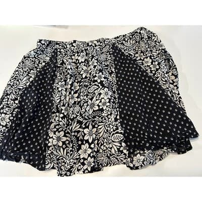 Aeropostale Floral Polka Dot Mini Skirt Womens Size Medium Black White Patchwork - Image 1