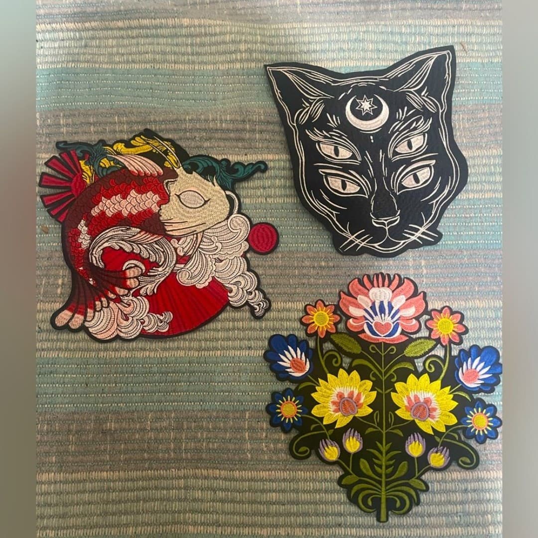 4 medium-large patches - Image 1