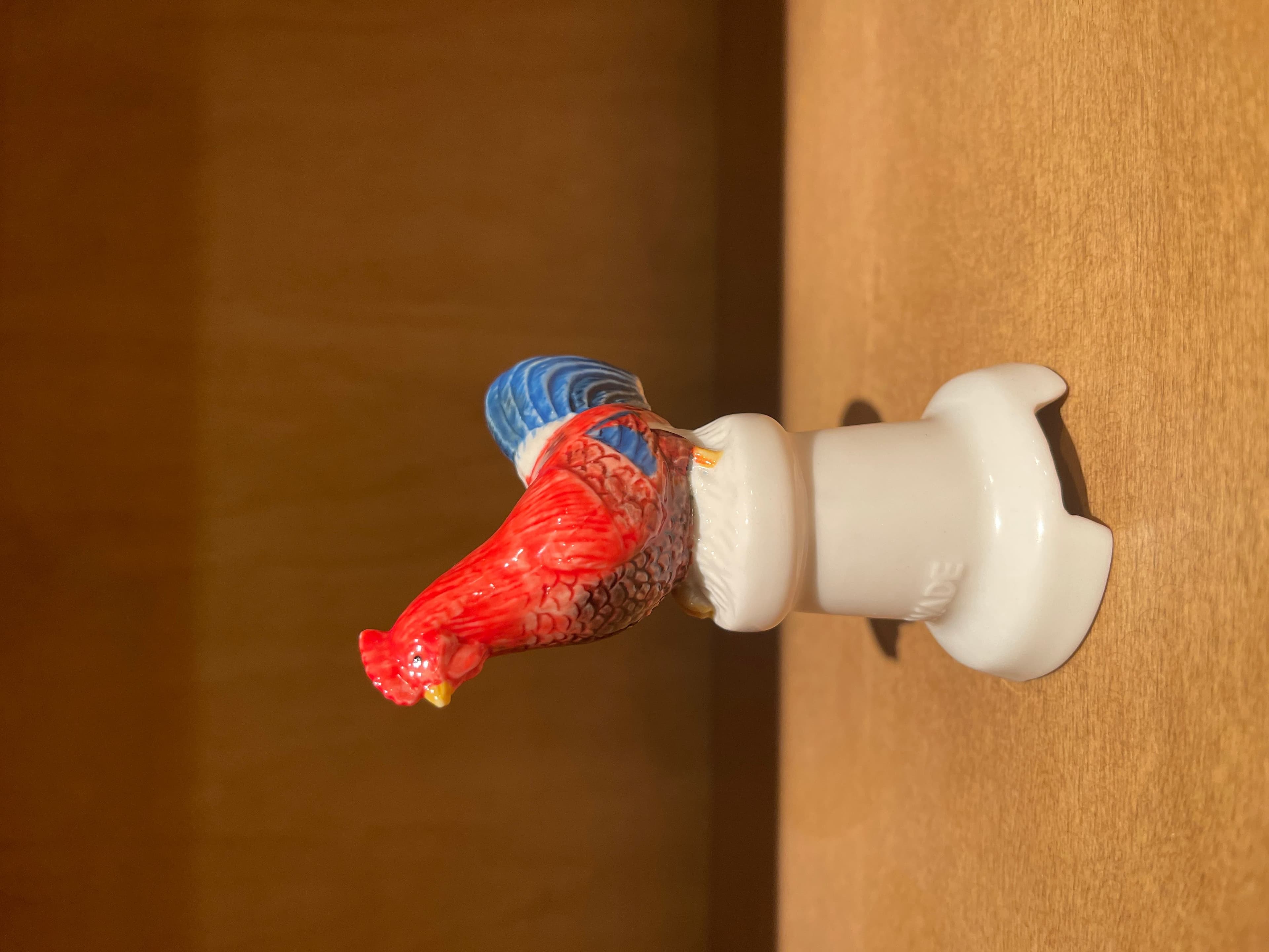 Vintage Wade Ceramics Pie Bird Vent/Funnel Red White & Blue Rooster Chicken - Image 1