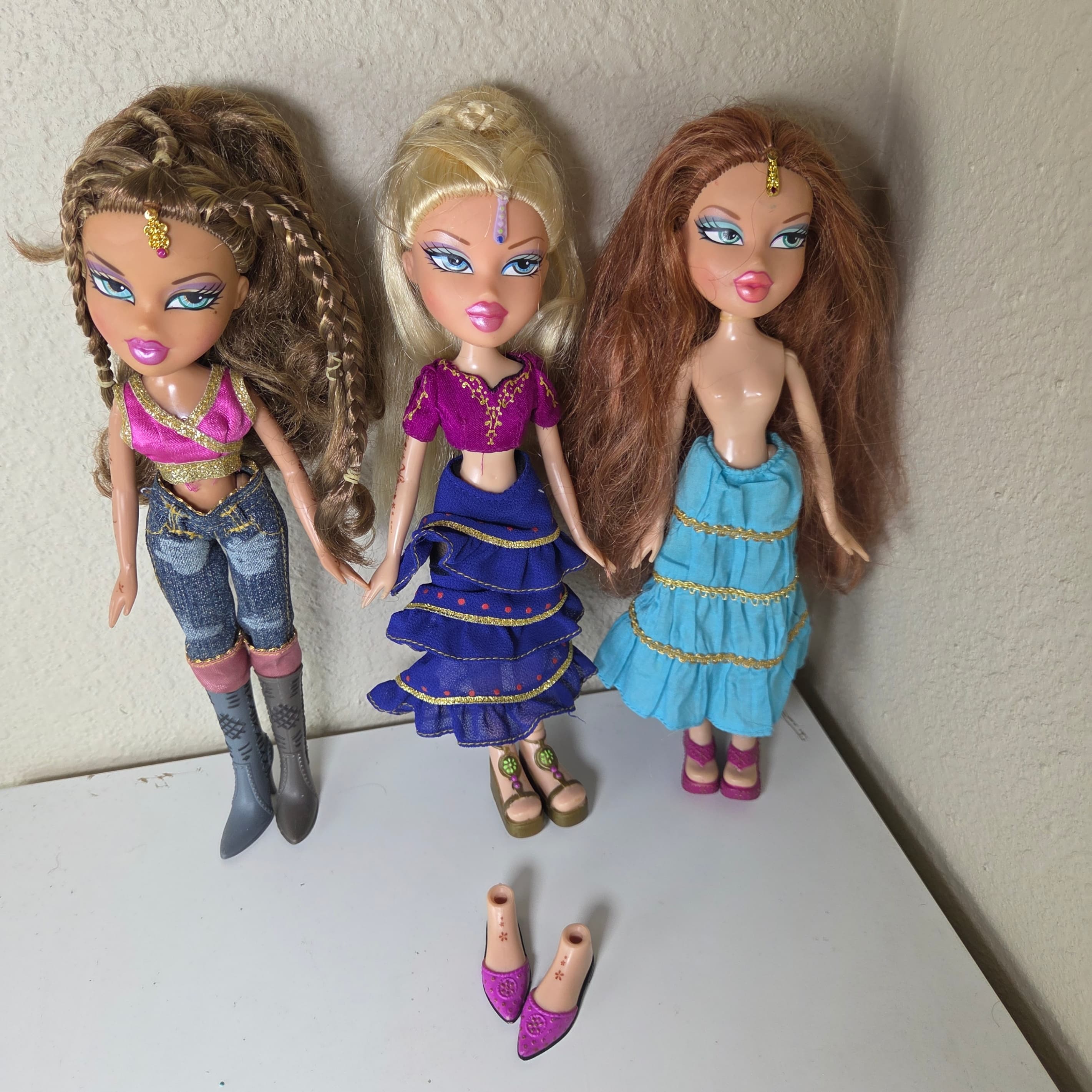 Bratz Vintage Genie Magic Dolls Bundle - Yasmin, Cloe, Meygan - Image 1