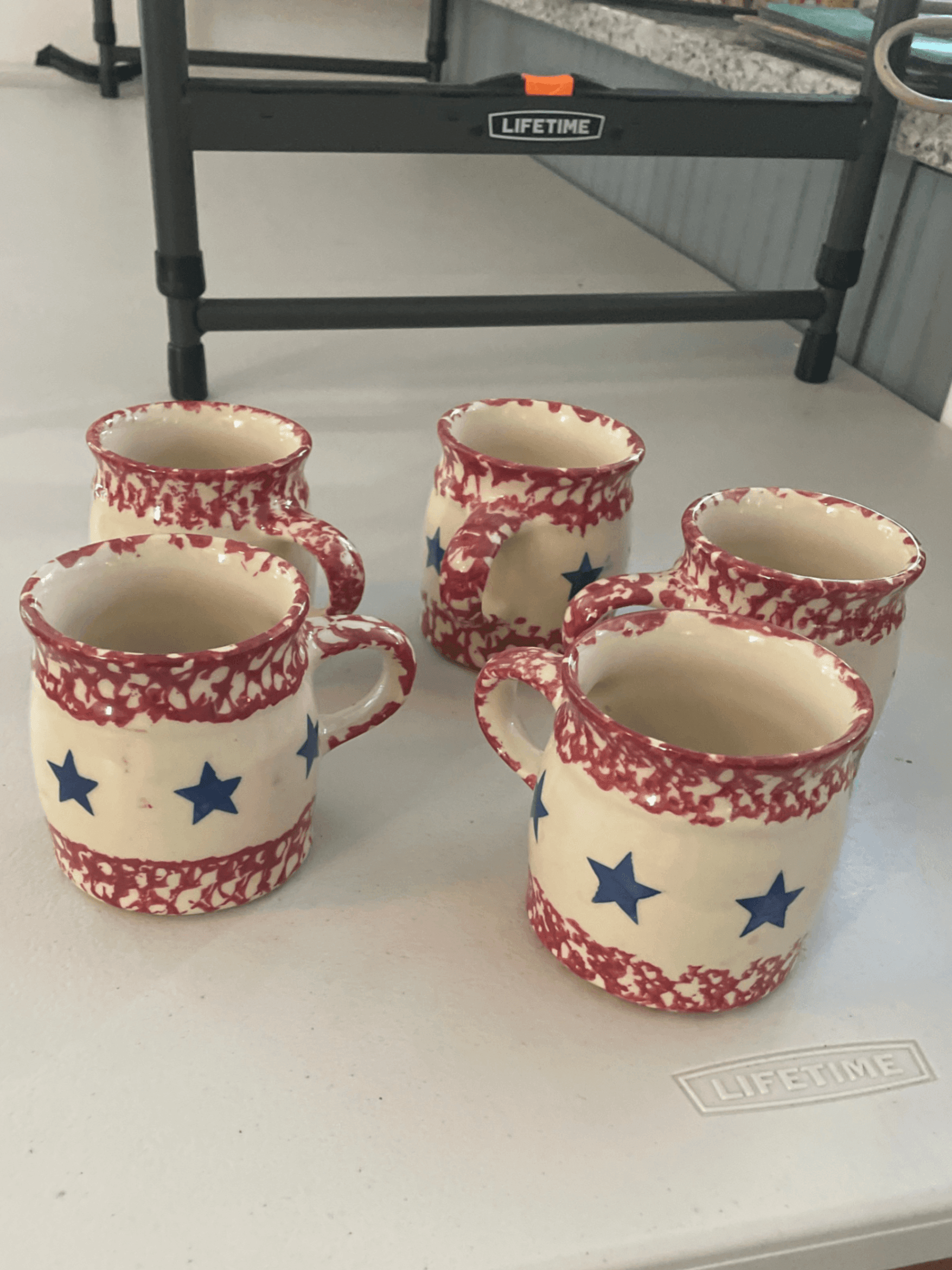 Set of 5 Ceramic Mugs with Red and Blue Star Pattern