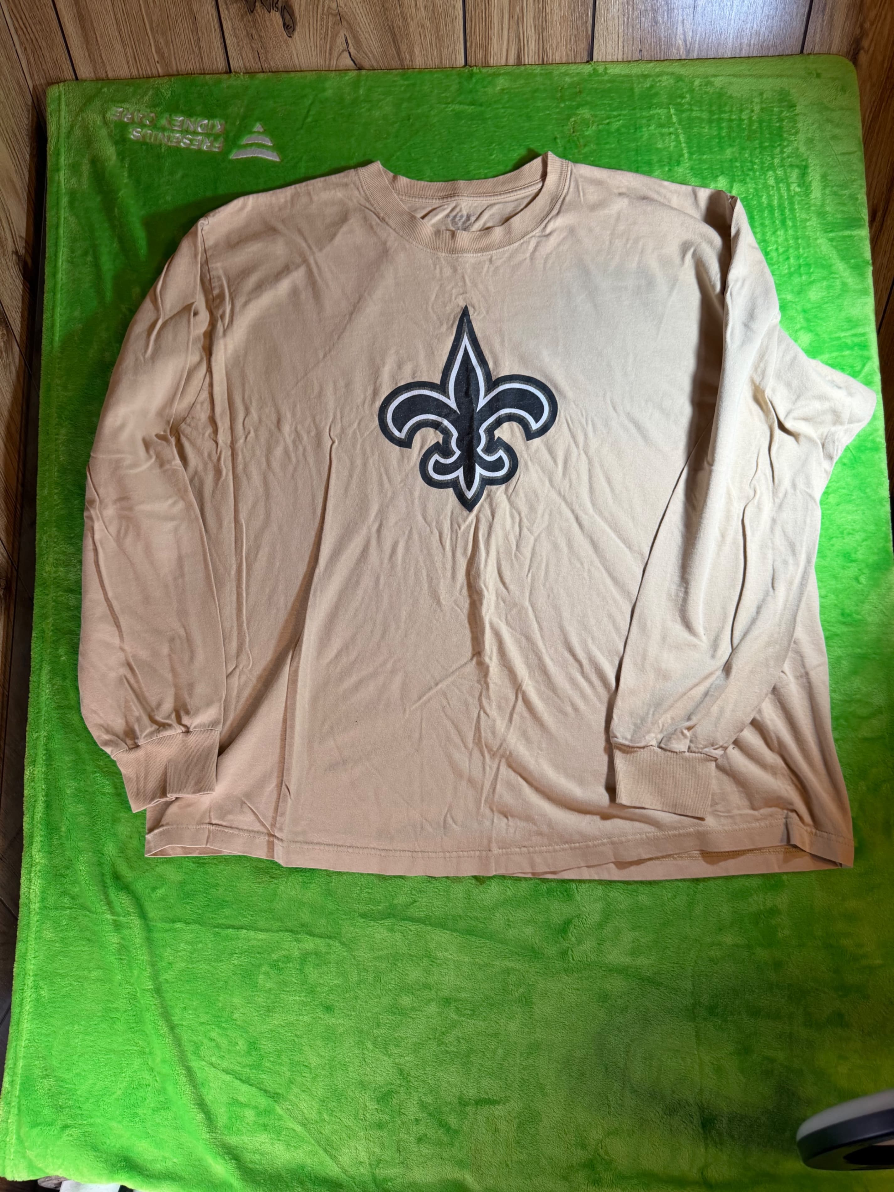 Saints Reebok Tan Long Sleeve Shirt 2XL with Fleur-de-Lis Logo - Image 1