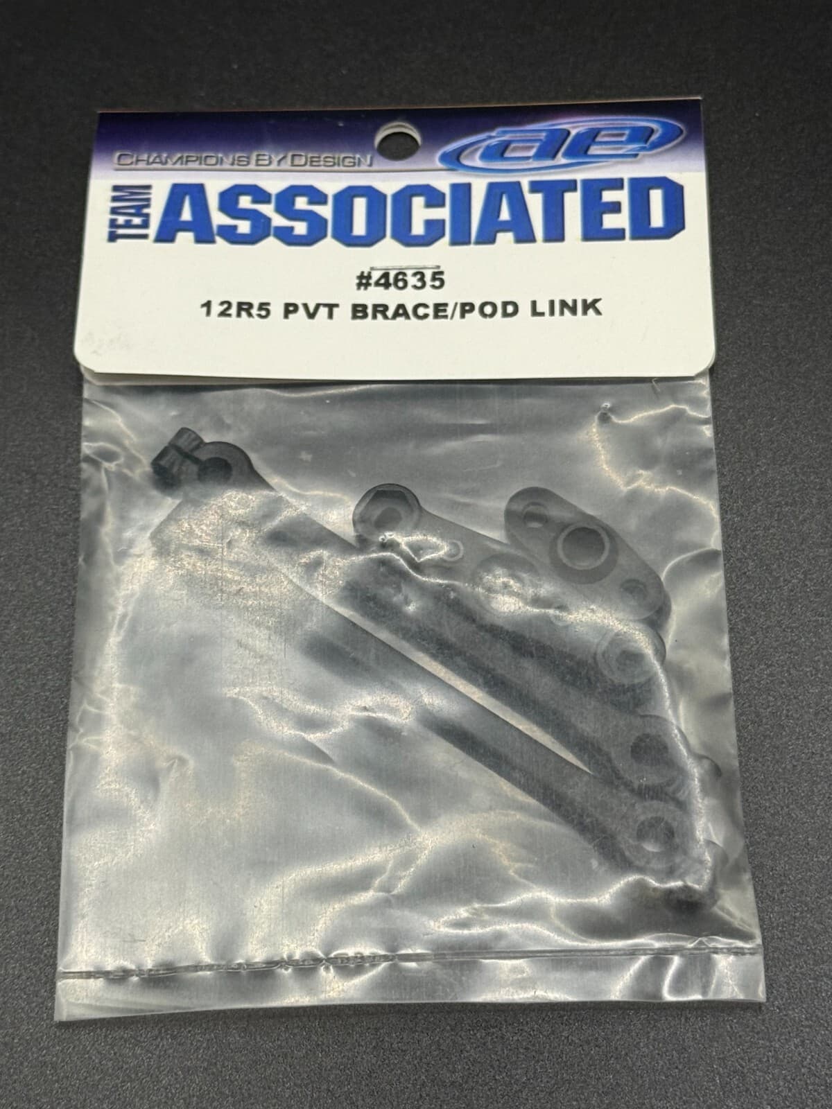 Team Associated 4635 PVT Brace/Pod Links Black RC12R5
