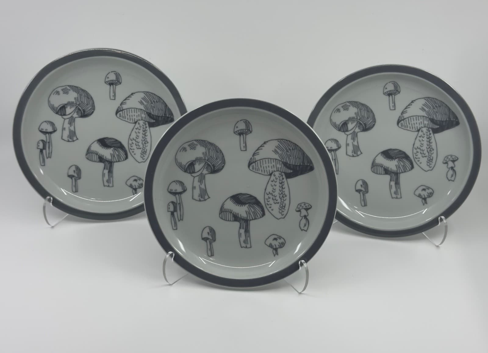 Block Hearthstone China Vista Alegre Mushrooms 6 3/8" Set of 3 Plates - Image 1