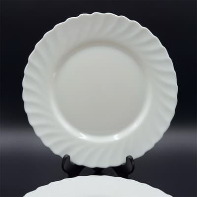 Arcopal Trianon Ivory Swirl Dinner Plate Classic Design (set of 2) - Image 1