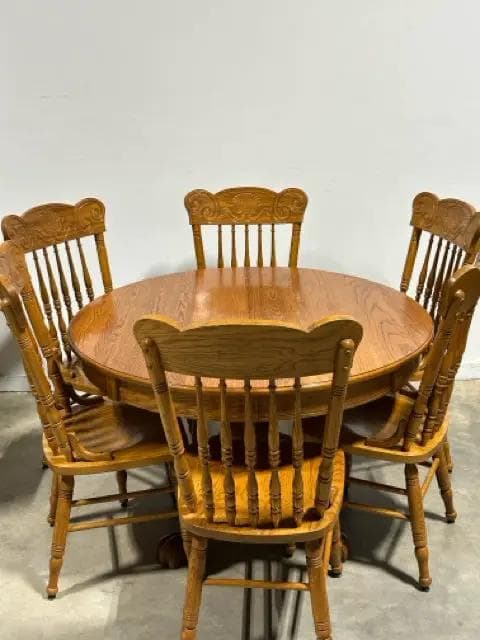 Round Oak Dining Table With 6 Chairs And 2 11.5" Leaves - Image 1