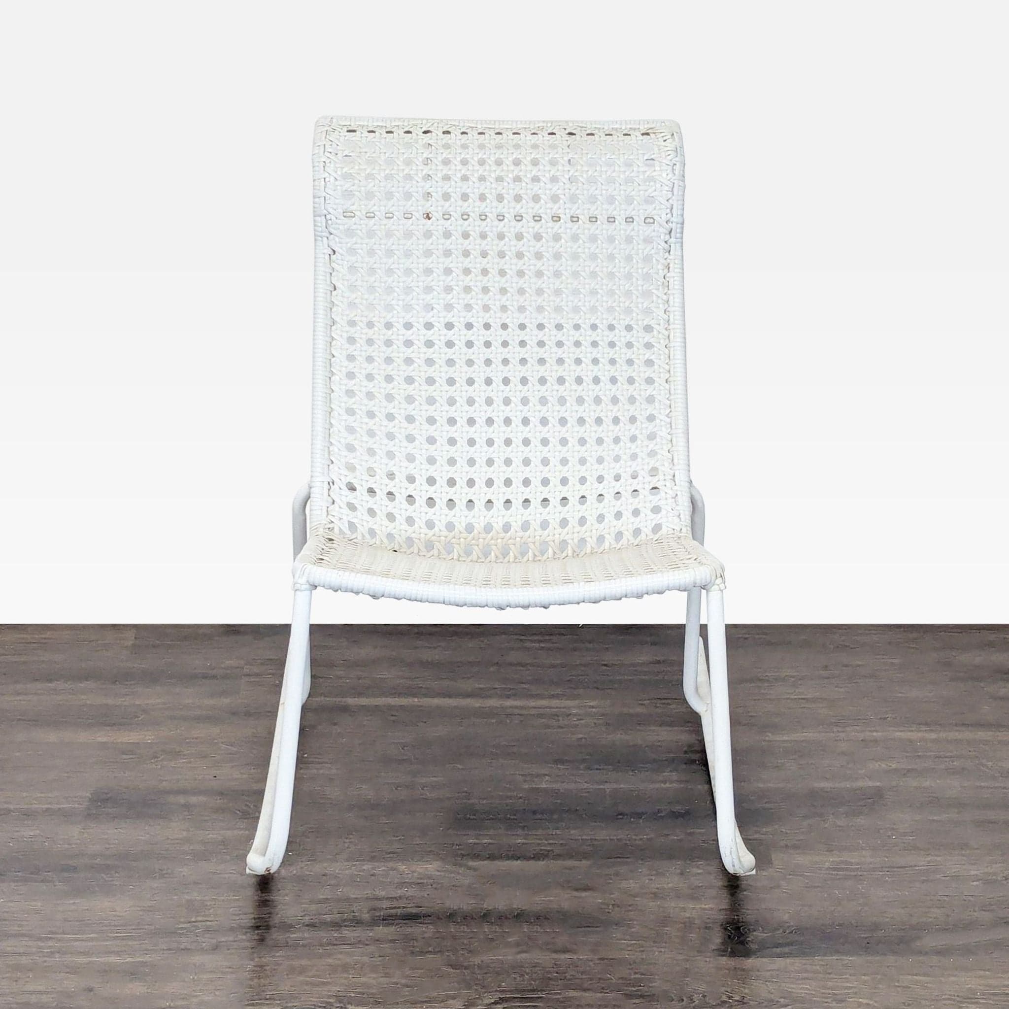White Wicker and Metal Rocking Chair – Modern Casual Style - Image 1