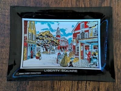 Vintage Walt Disney World Liberty Square Glass Dish - Walt Disney Productions - Image 1