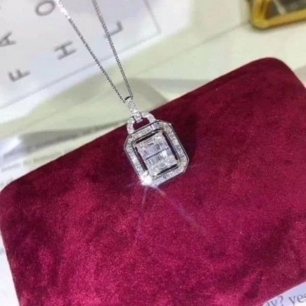 The Empire Retro Pendant Necklace in 925 cubic zirconia - Image 1