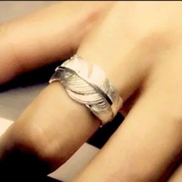 The Flirty Feather adjustable sterling silver ring. - Image 1