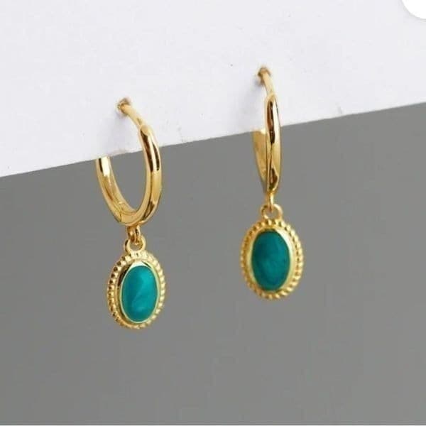 The Dainty Green Earring in 18k gold plating over 925 - Image 1
