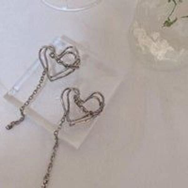 The Chain My Heart earrings with chain attached posts in 925 silver. - Image 1