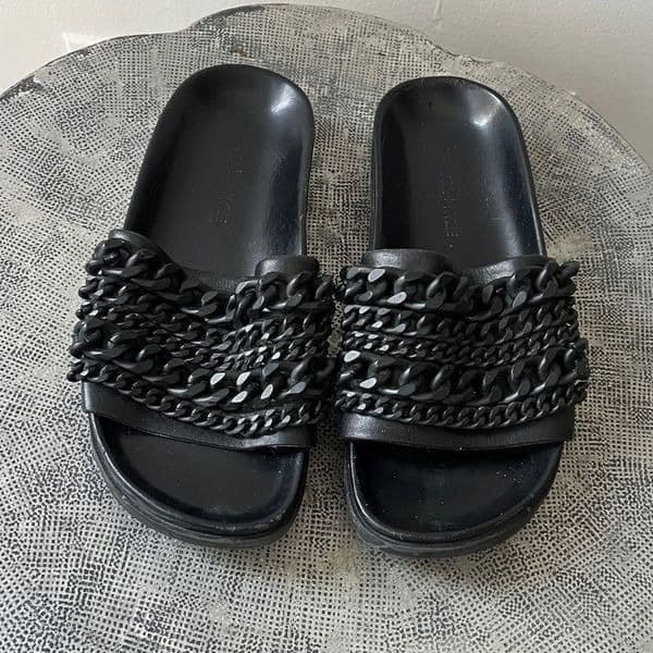 Kendall + Kylie Shiloh chain link slides Black sz 5.5 - Image 1