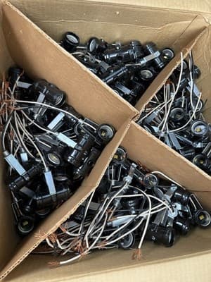 250 Vintage Leviton Bakelite Light Sockets – Bulk Lot - Image 1