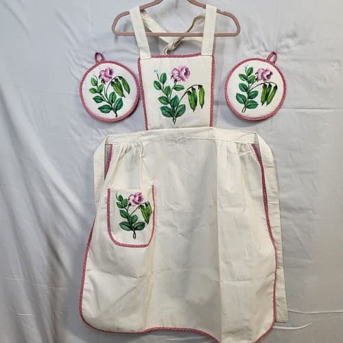 Dandomia Crafts Bib Apron Pot Holder Set White Pink Handpainted Phillipines