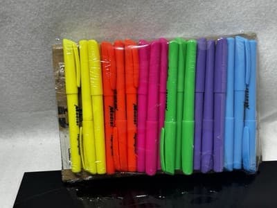 18 Highlighters Madisi Chisel Point Assorted Color Highlighters - Image 1