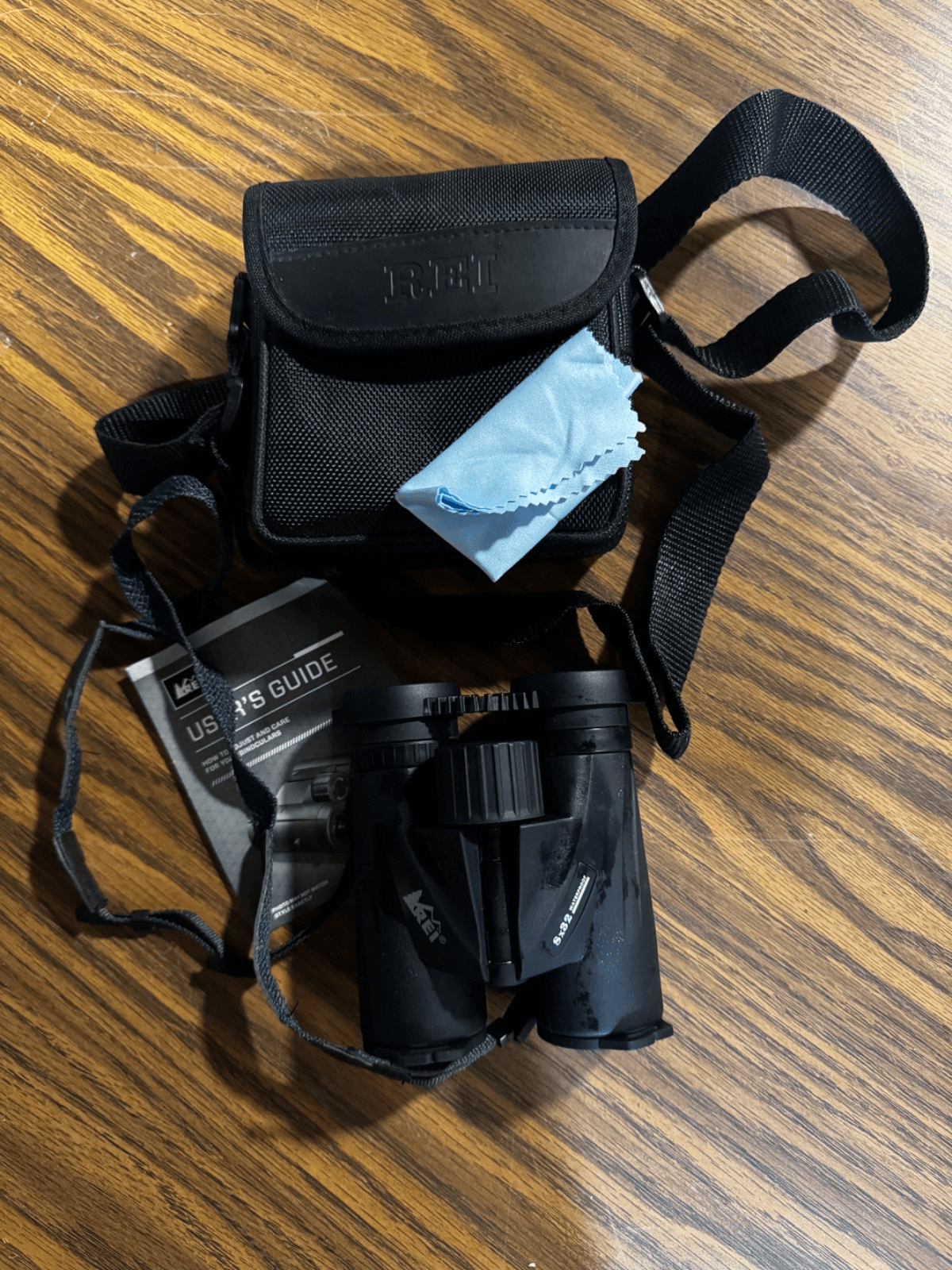 REI 8x32 Waterproof Binoculars Black With Case And Lens Covers - Image 1
