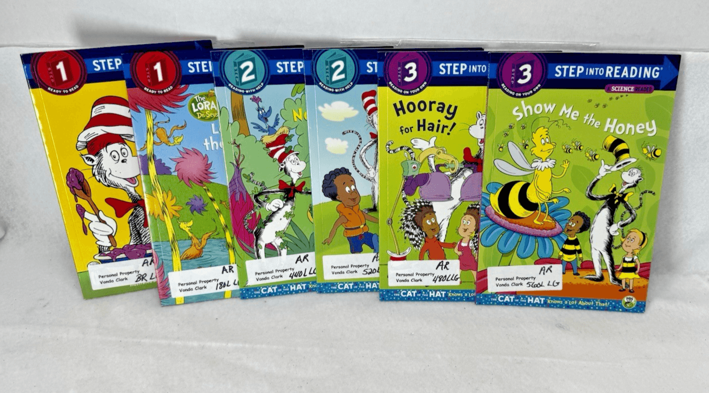 LOT OF 6 DR. SEUSS STEP INTO READING STEP 1, 2, 3 - Image 1