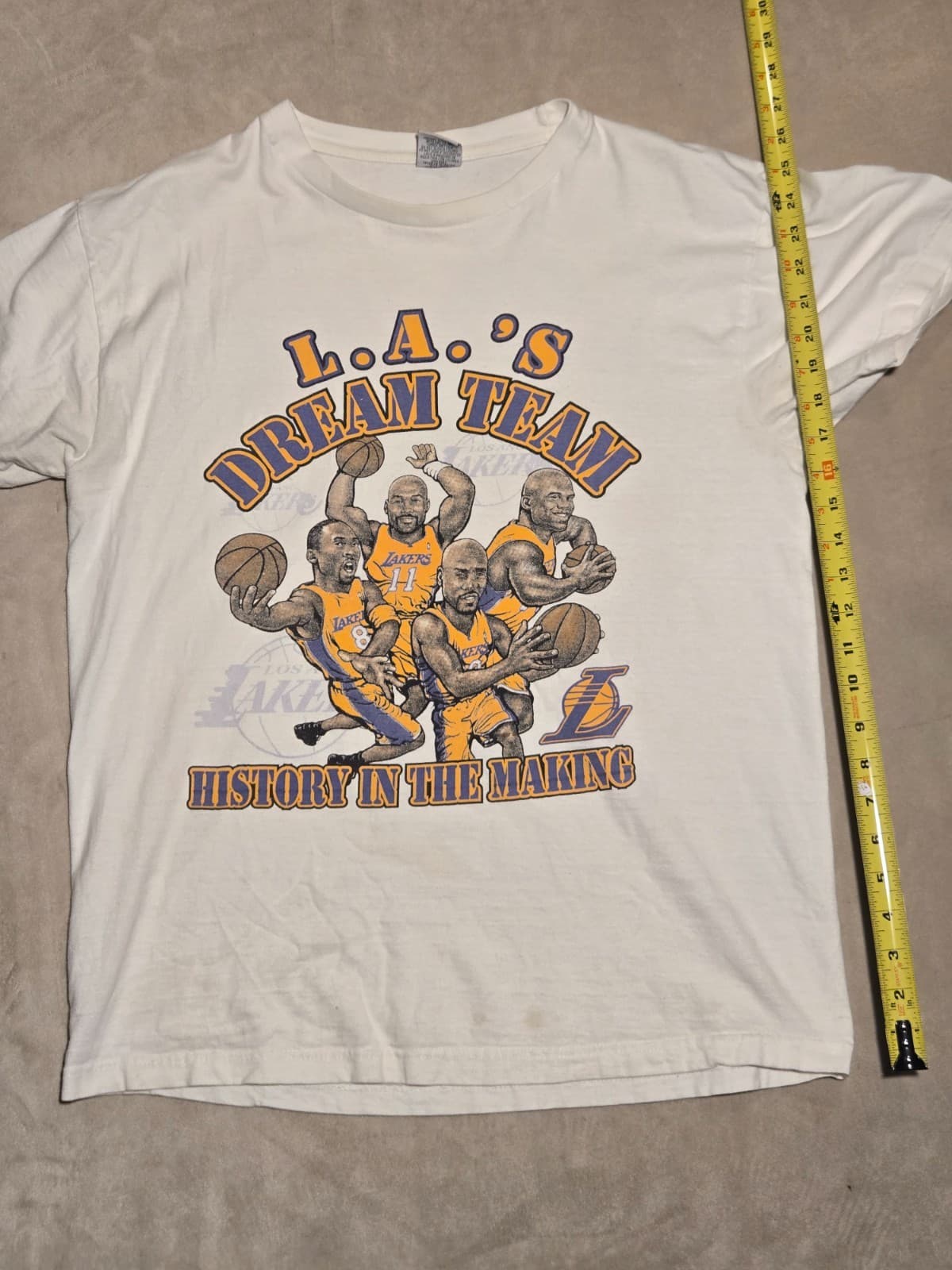 Vintage 2003 2004 LA Lakers History In The Making T-Shirt L Kobe Shaq NBA 00s - Image 1