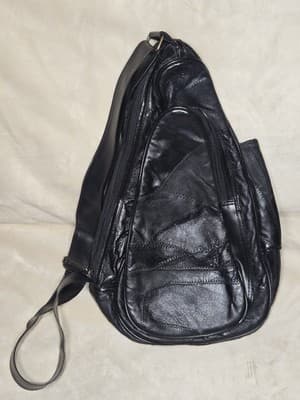 Comfort Carry-All Black Sling Backpack - Image 1