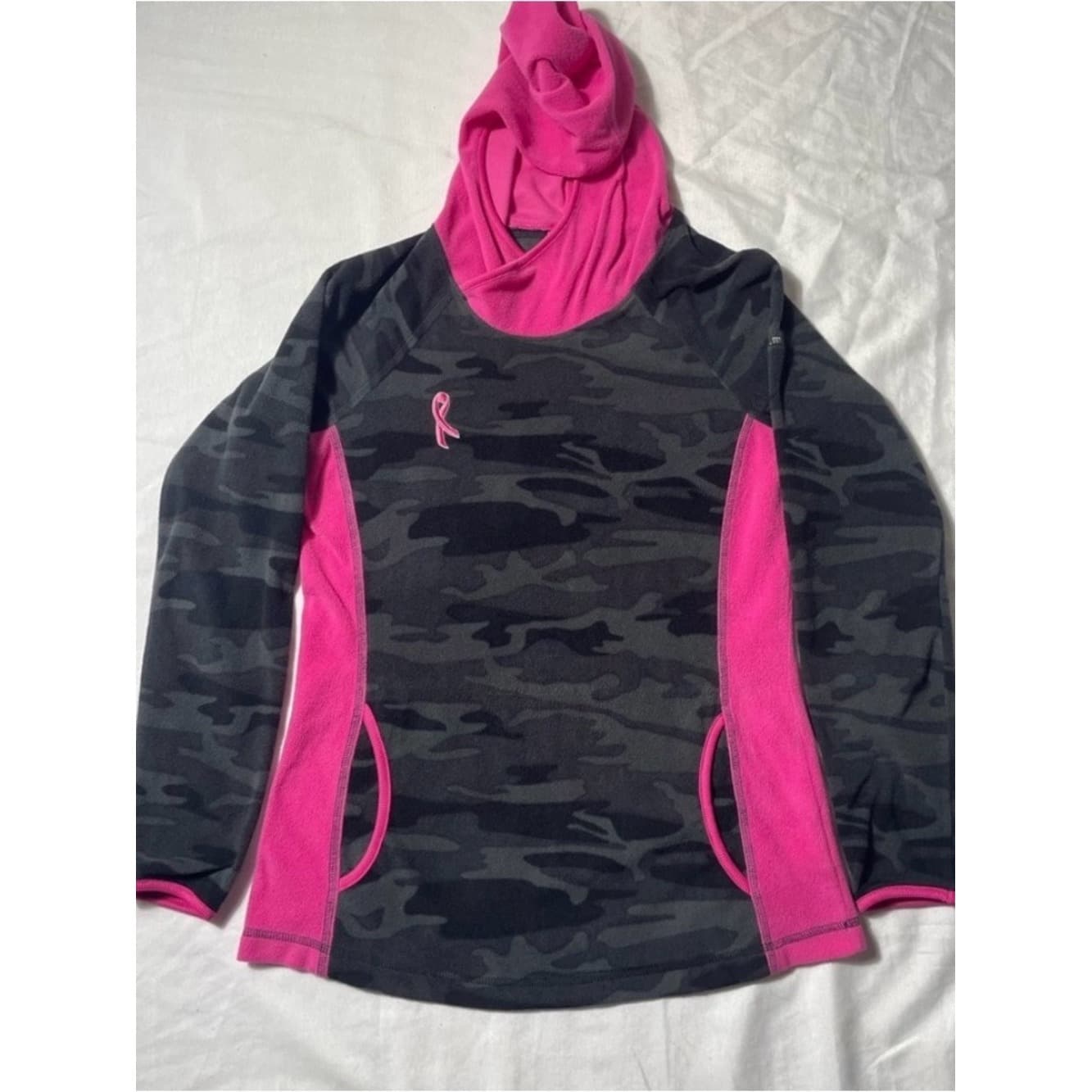 Columbia Sweater Hoodie Pull Over Jacket Ladies Breast Cancer Camo women size M - Image 1