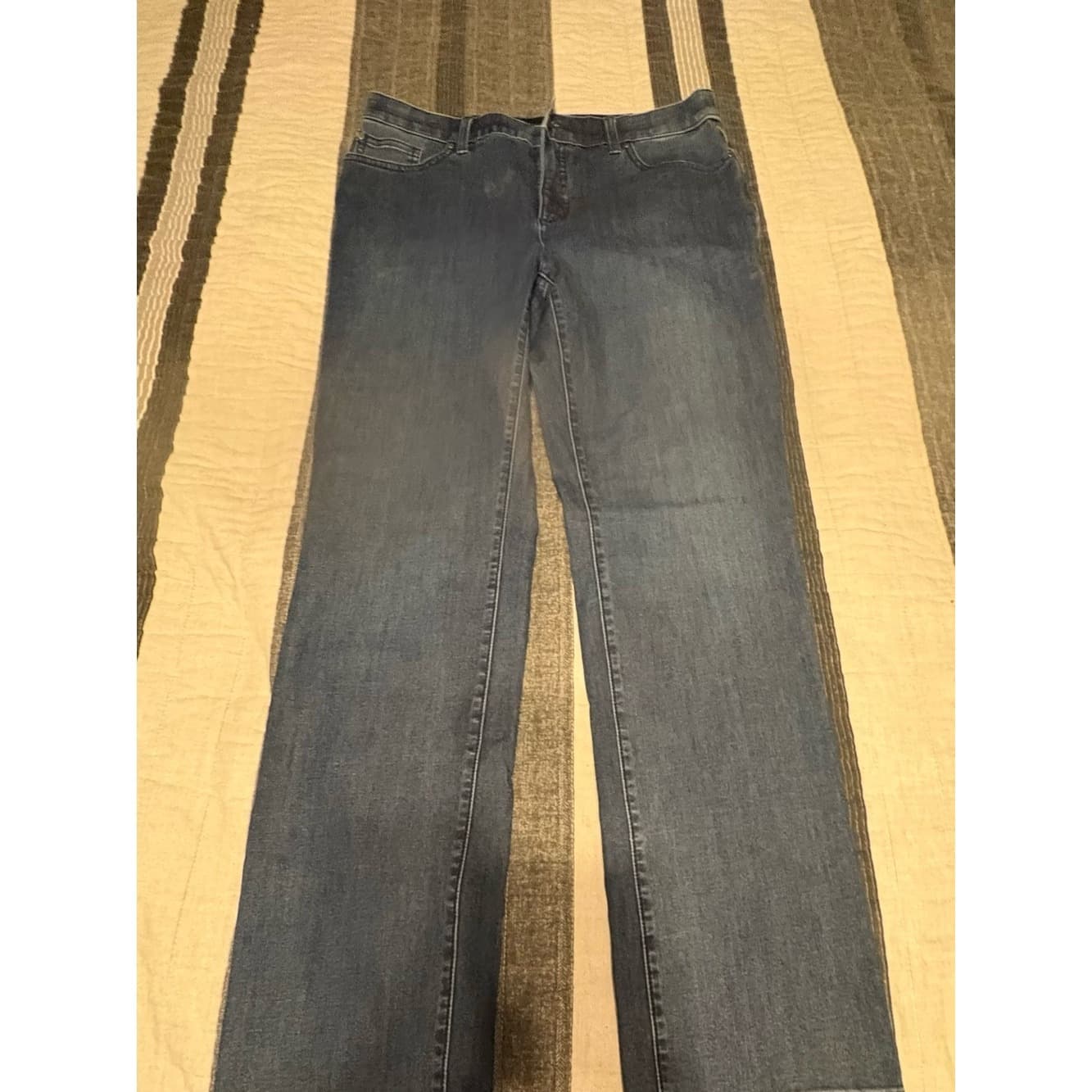 Chico's fabulously slimming jeans - Image 1