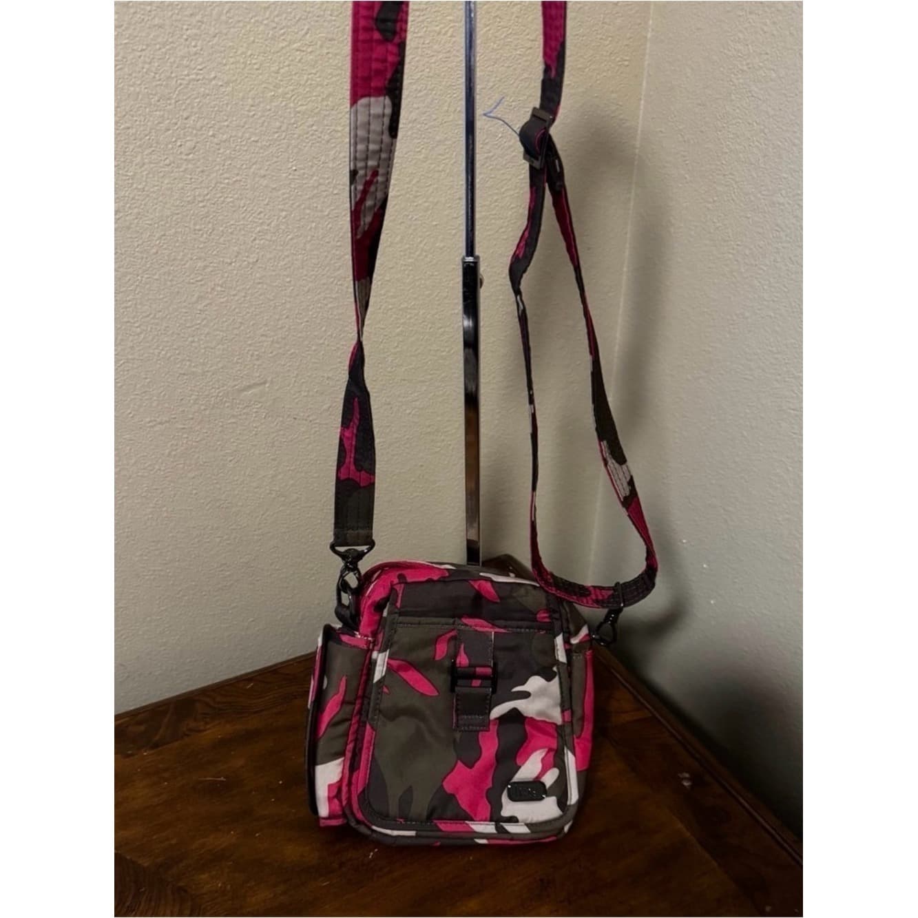 LUG Infinity Can Can Small Pink Camouflage Crossbody - Image 1
