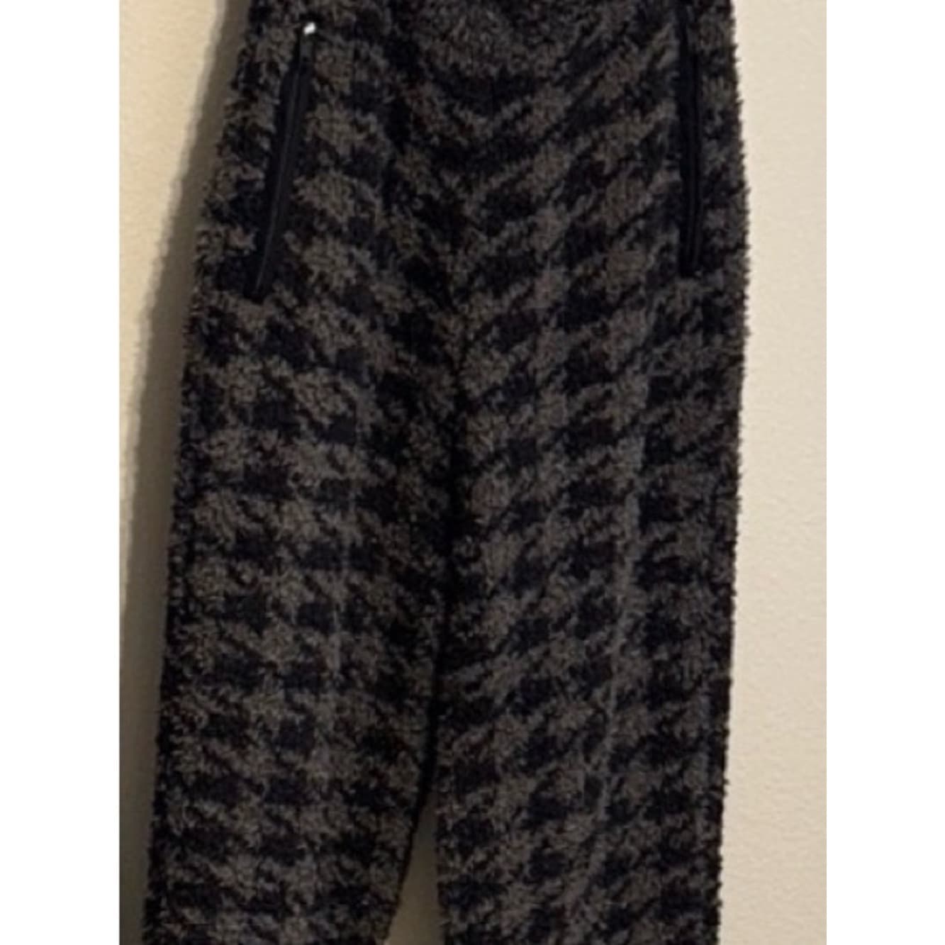 SKIMS Black and Gray Houndstooth Cozy Joggers - Image 1