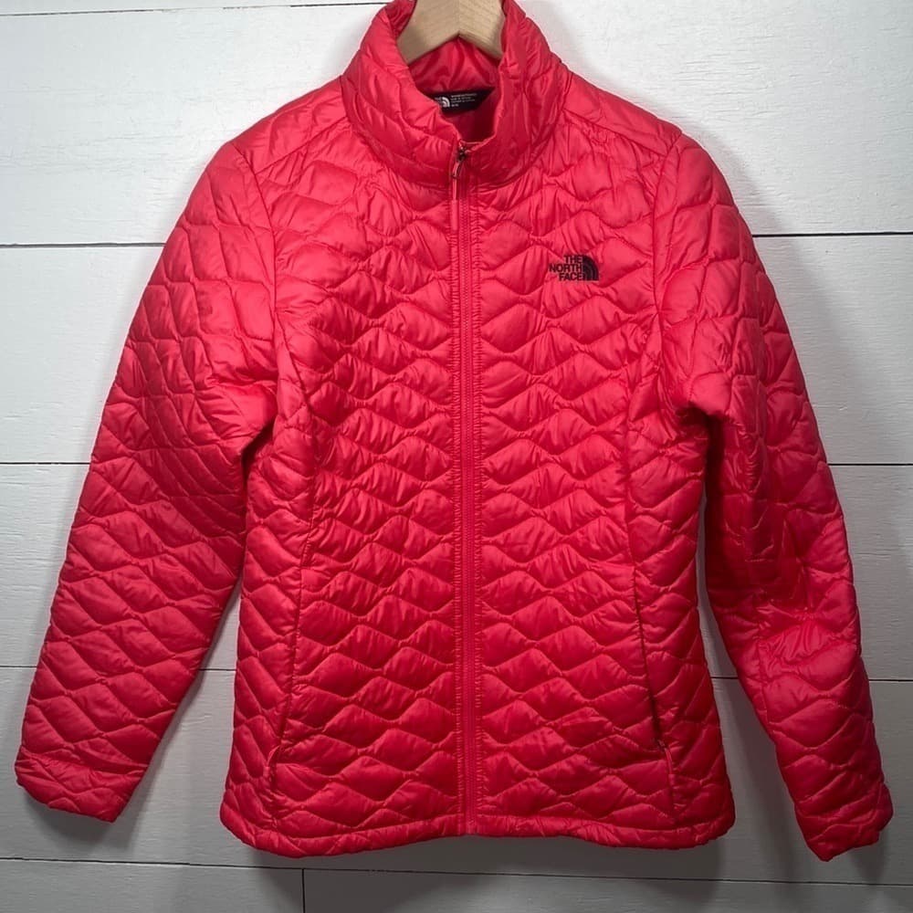 The North Face Women's Red Quilted Puffer Jacket - Image 1