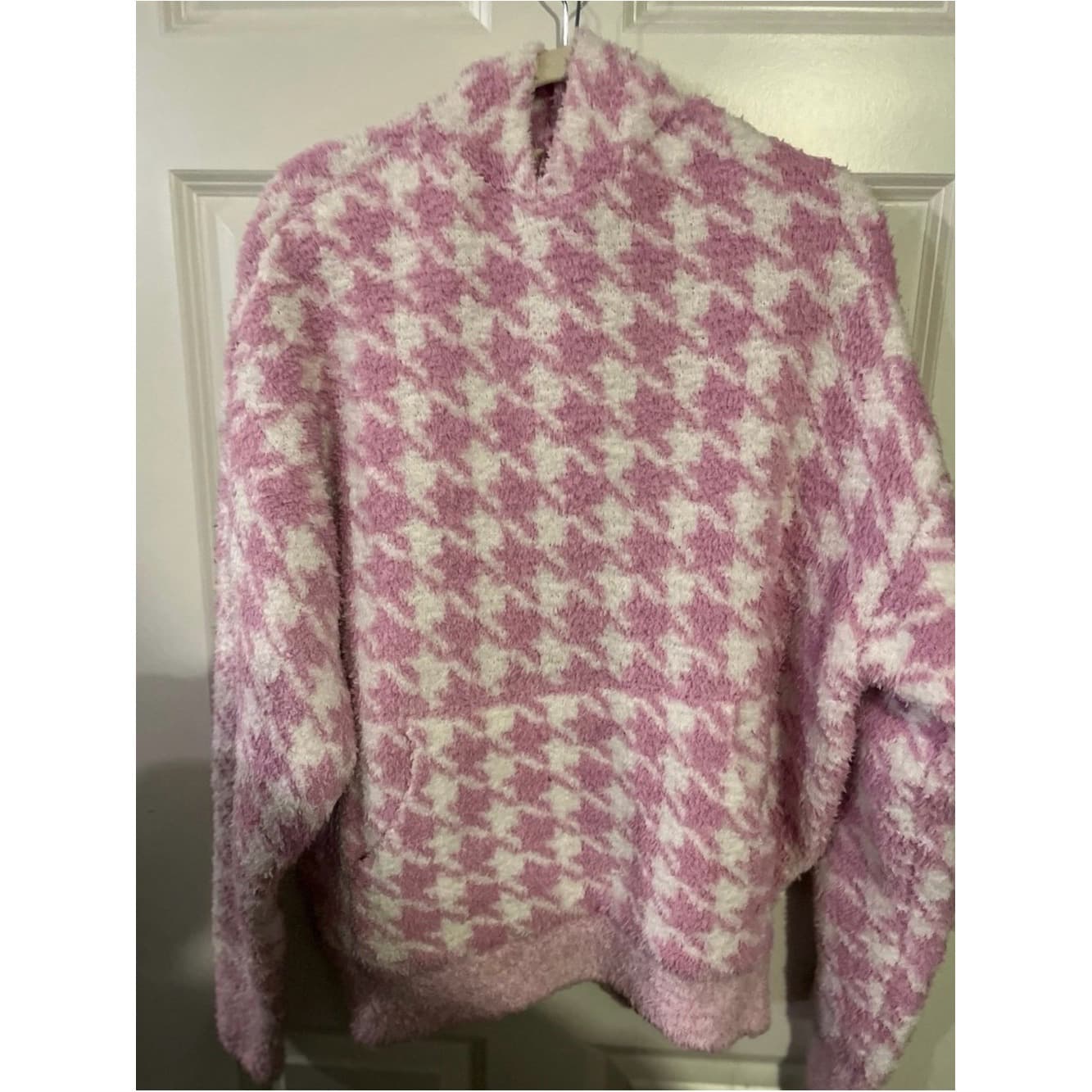SKIMS Cozy Pink & White Houndstooth Sweater - Image 1
