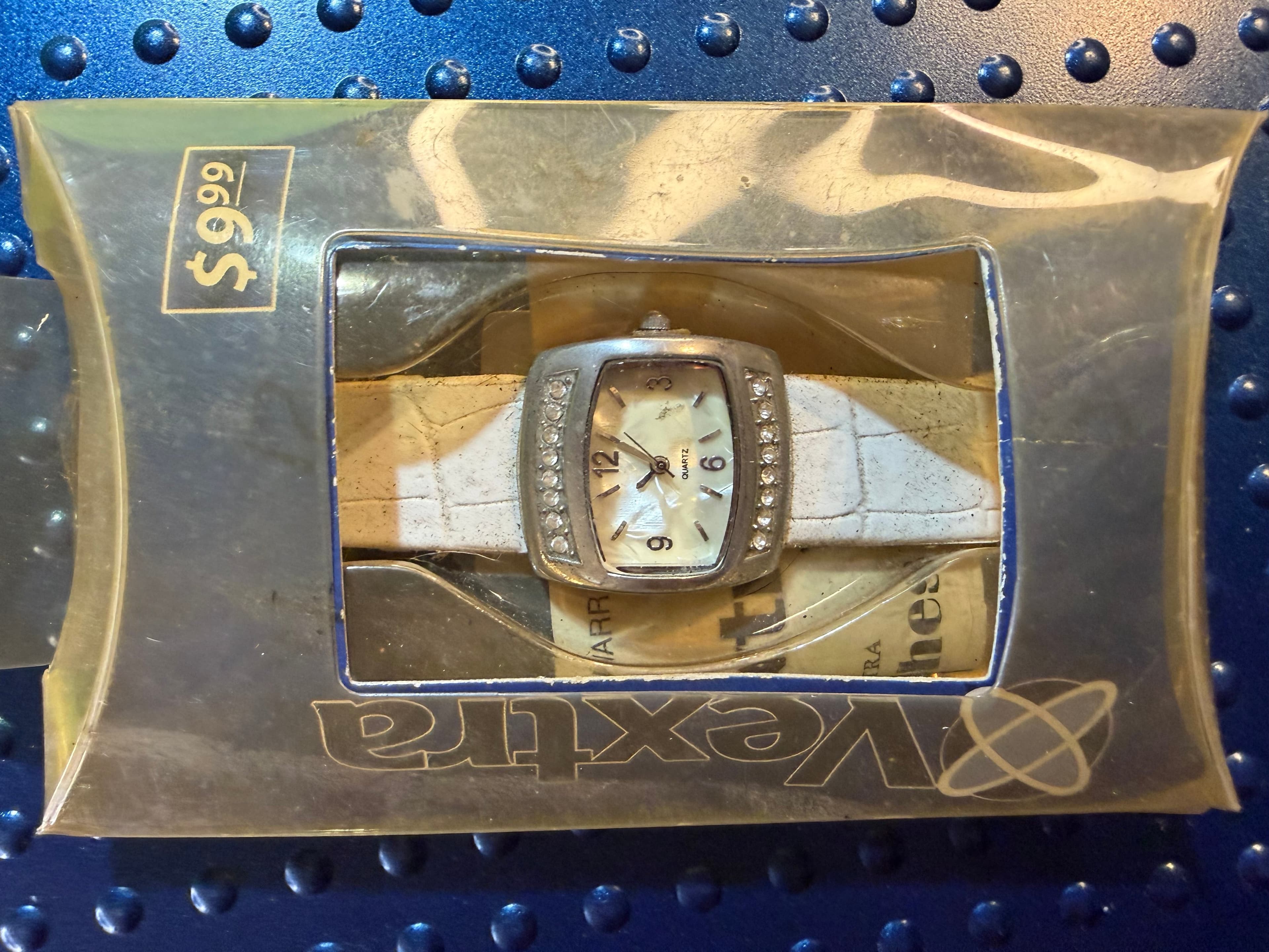 NEW Vextra Ladies Watch Rhinestone Silver Tone White Leather Band Quartz Y2K NIB - Image 1