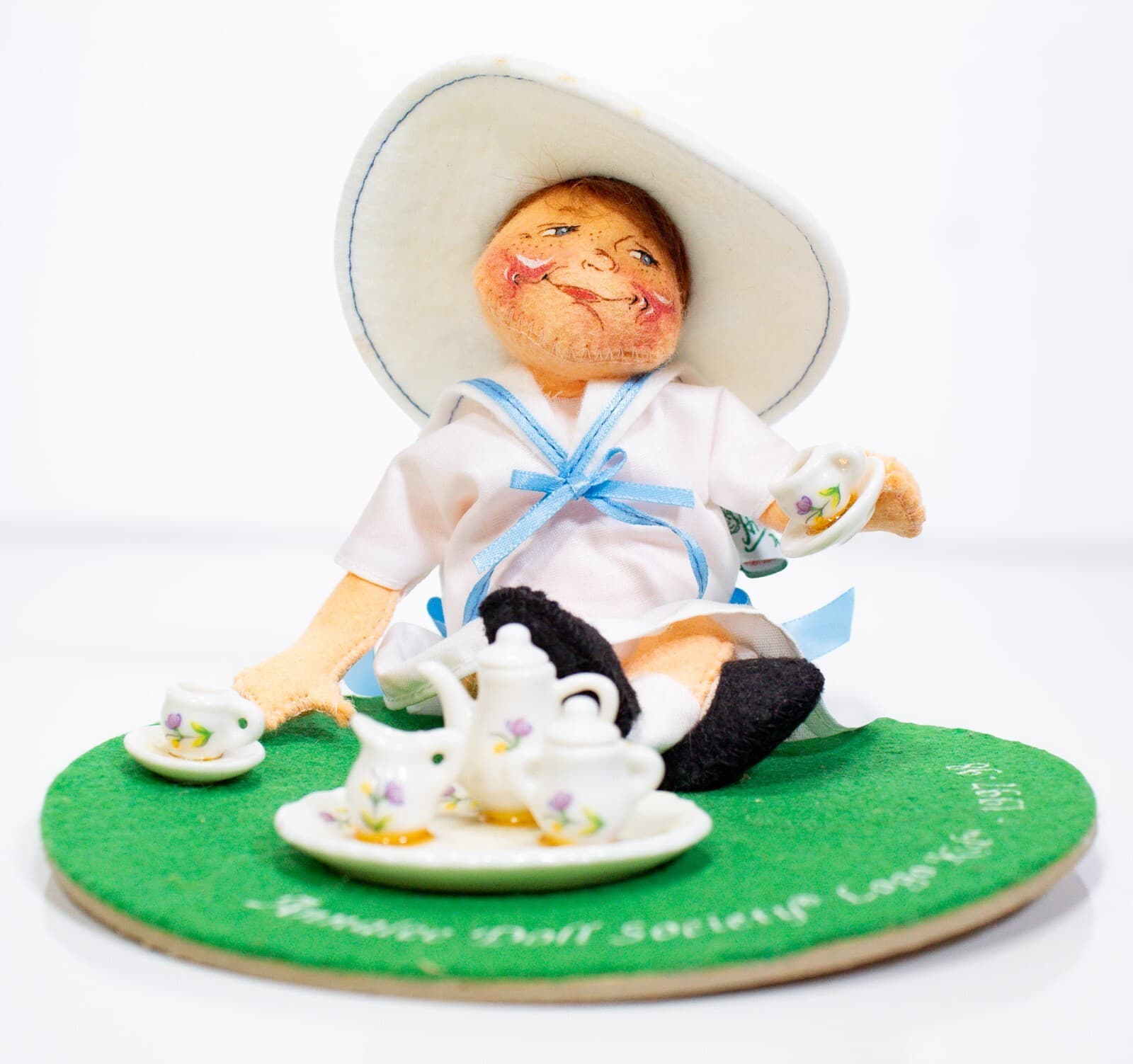 Vintage ANNALEE MOBILITEE 1997-1998 Tea Time Logo Kid Artisan Doll 5" - Image 1