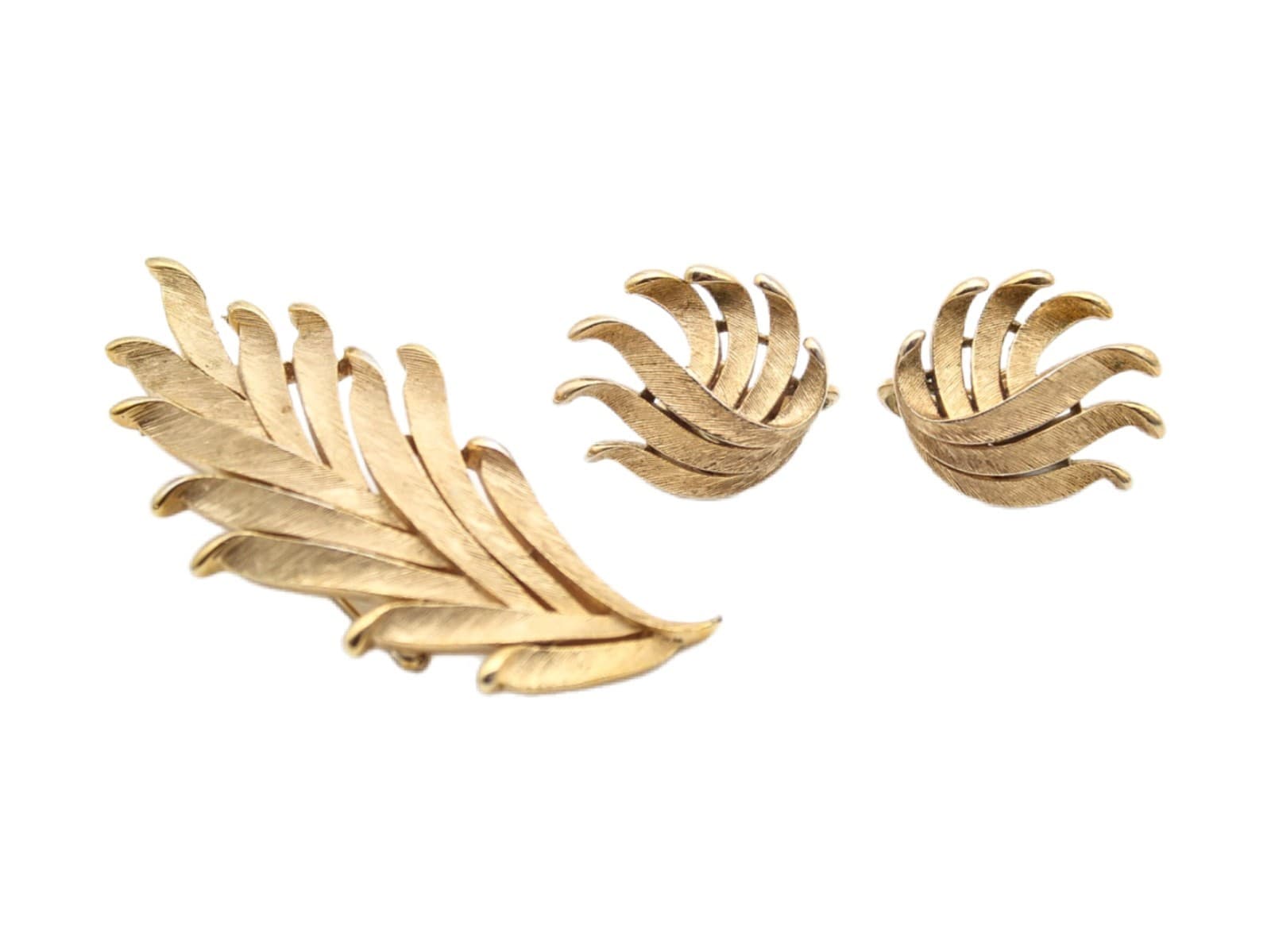 Vintage Crown Trifari Gold Tone Brushed Leaf Brooch & Clip Earrings Set - Image 1