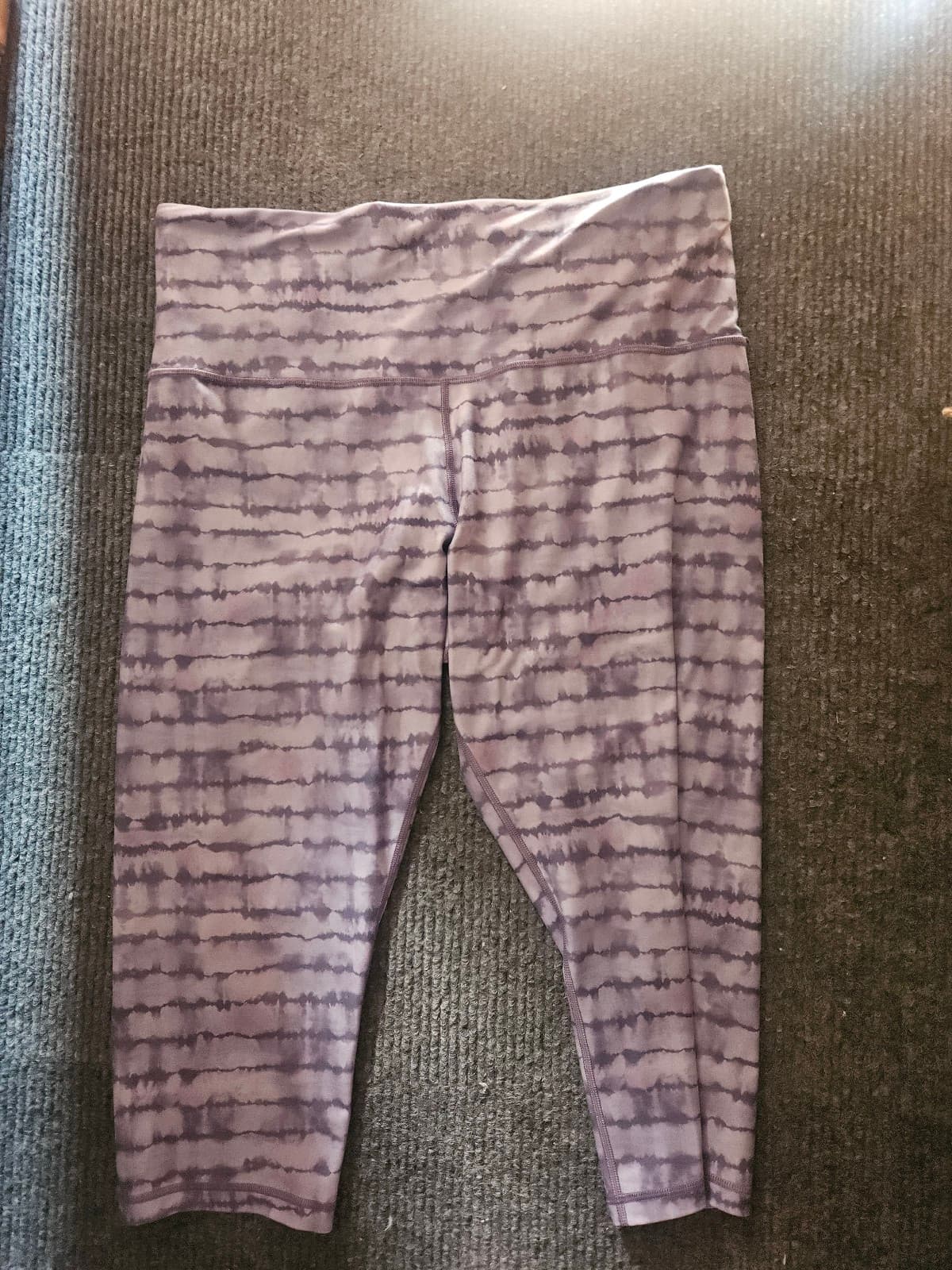 Athleta brand Elation capris. 2X - Image 1