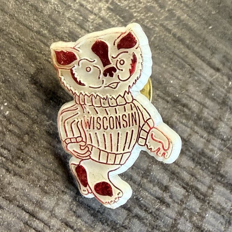 Wisconsin Badgers Mascot White Red Pin NCAA College Souvenir